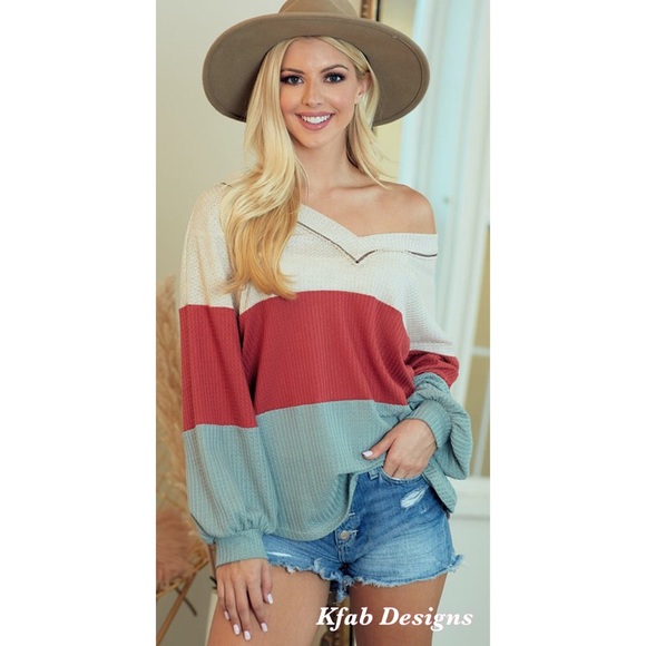 ❤️LAST 2! V Neck Waffle Knit Color Block Top - Picture 9 of 12